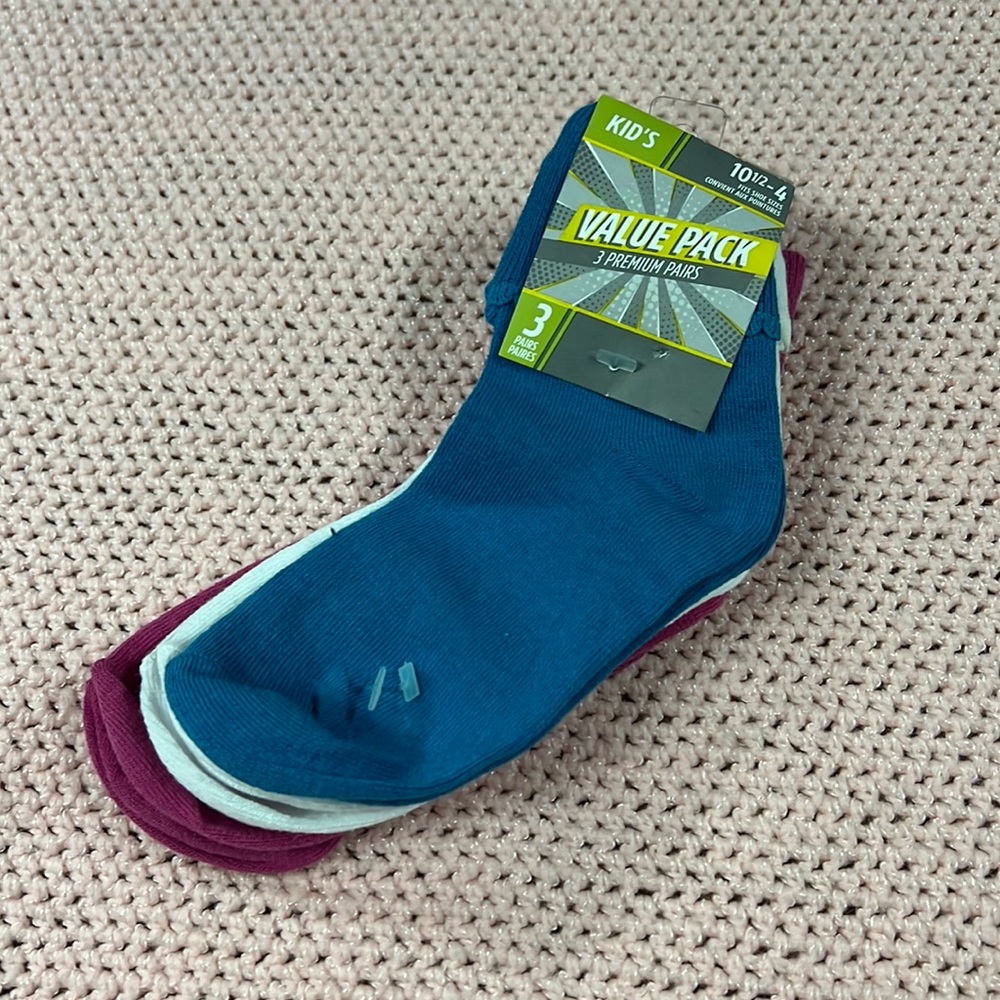 NWT 3pair girls Socks